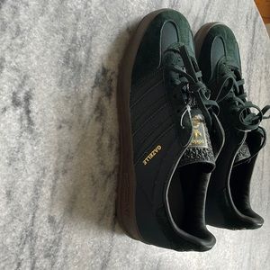 ADIDAS Gazelle OG W shadow green gold accents 6.5